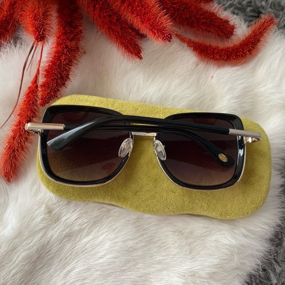 Oscar de la Renta Sunglasses - Picture 2 of 4